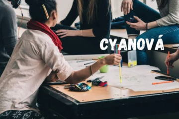 cyanová